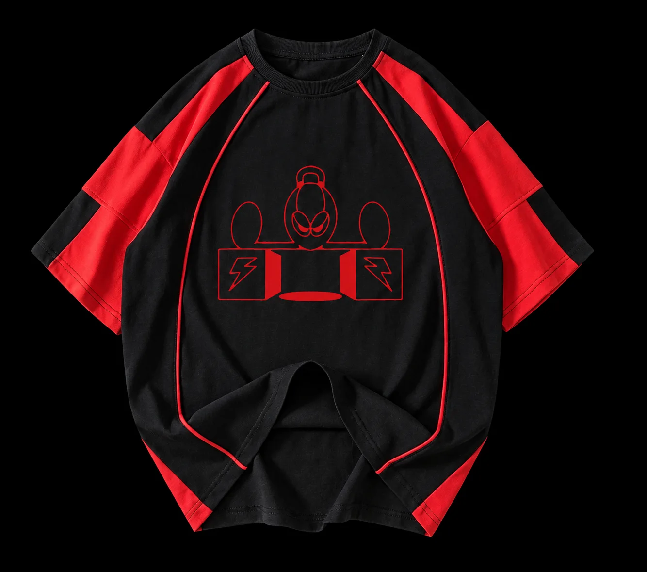 Playera negra con mangas rojas y una ilustración de personaje en línea roja, sobre fondo negro.
